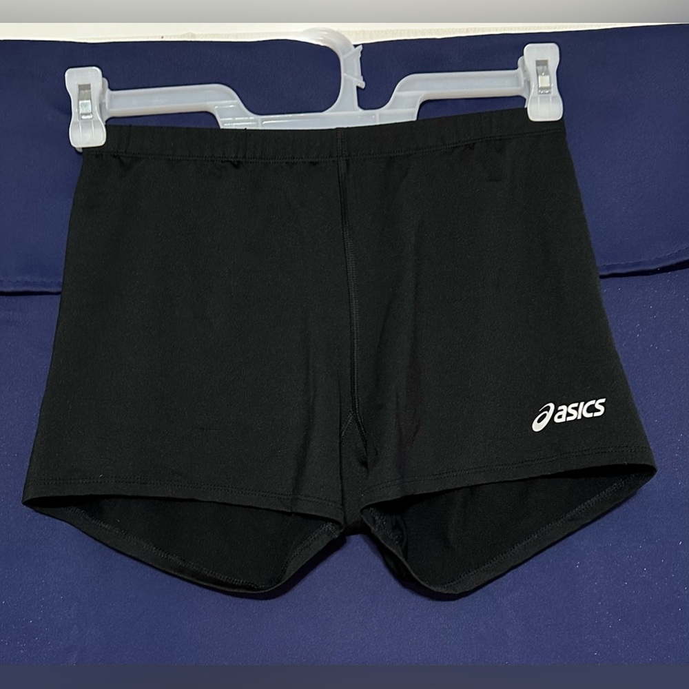 Women’s Asisc volleyball shorts size XL